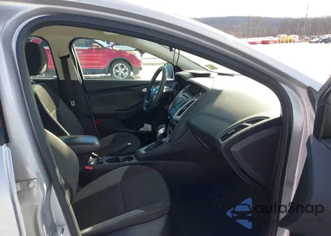 2014 Ford Focus Se z USA, uszkodzony, nr VIN 1FADP3F25EL434448